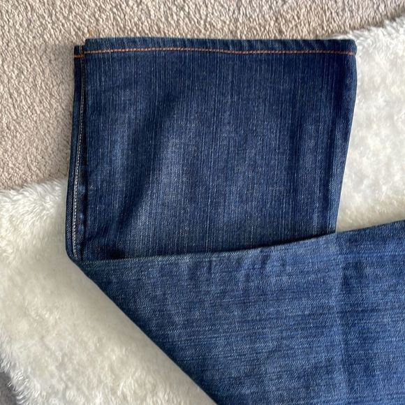 𝅺Fidelity Snap Dragon Low Waisted Flared Jeans Medium Wash Size 30 - Picture 3 of 15